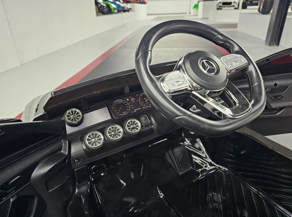 Mercedes CLA 45 Elettrica per Bambini 12V Nero Metallizzato