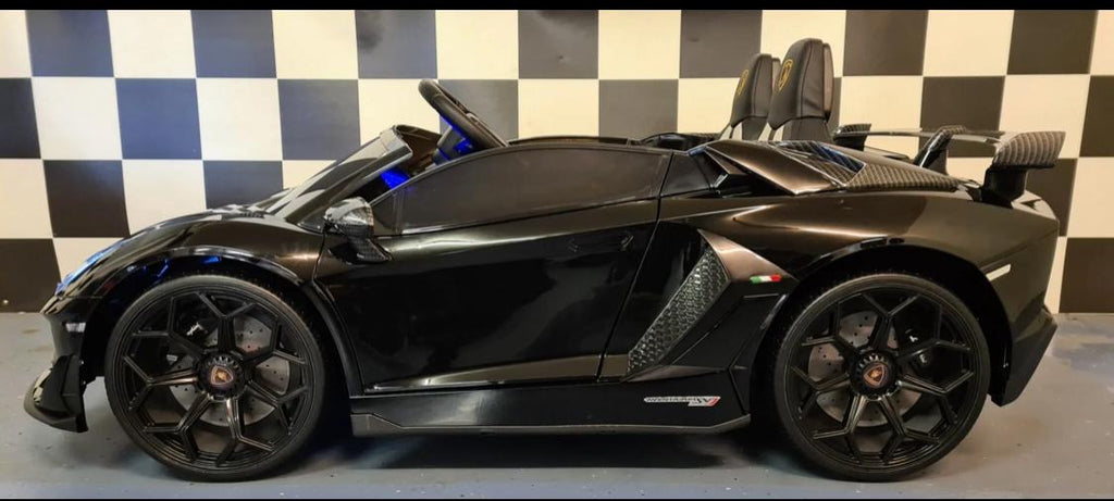 Auto elettrica per bambini Lamborghini Aventador 2 posti 24V drift nero metallizzato