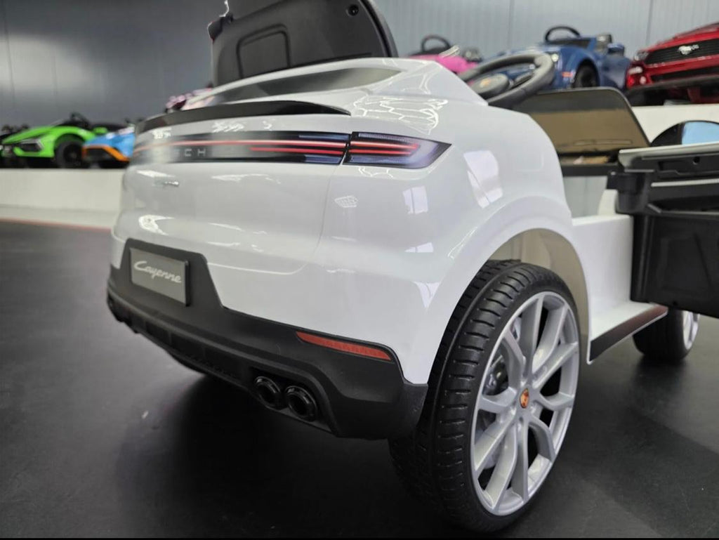 Auto elettrica per bambini Porsche Cayenne 1 posto 12V bianca