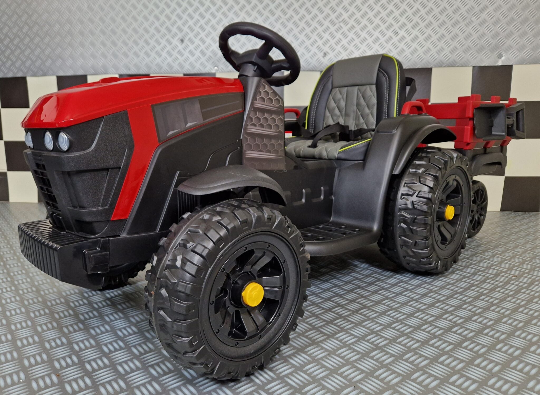 Trattore elettrico Farmer 12V rosso con rimorchio e telecomando - immagine 2