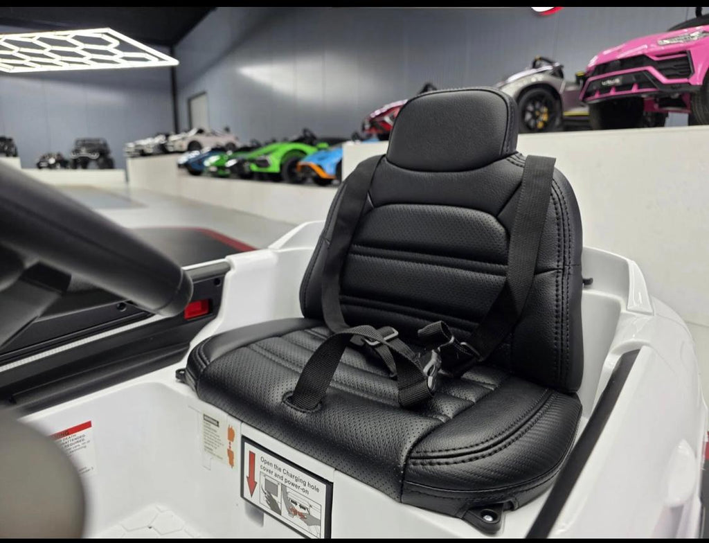 Auto elettrica per bambini Porsche Cayenne 1 posto 12V bianca