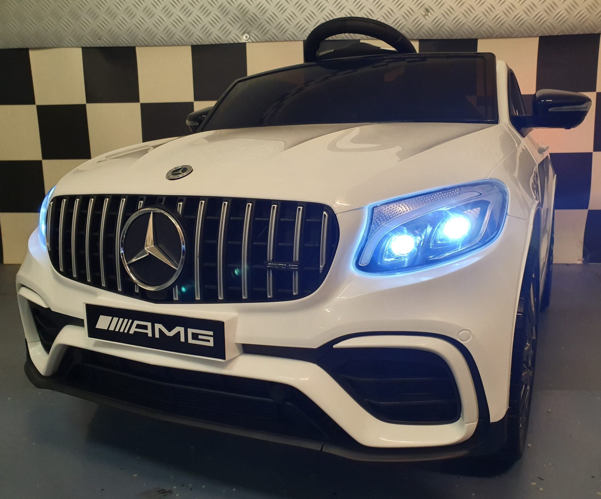 Auto elettrica per bambini Mercedes GLC 63 AMG 12V bianca