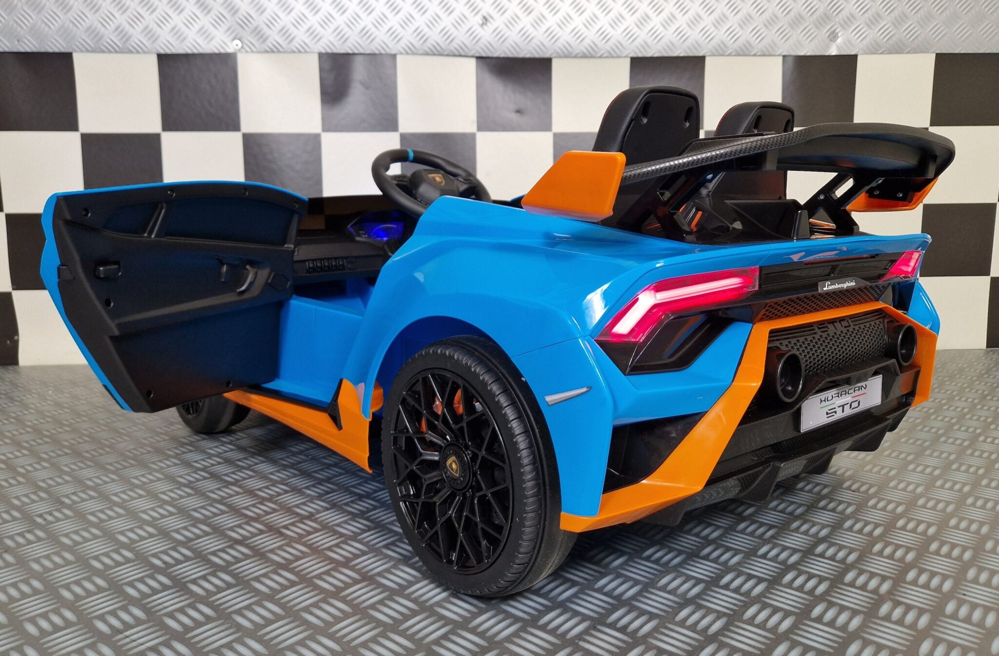Lamborghini Huracán STO Drift elettrica per bambini 12V blu - immagine 5