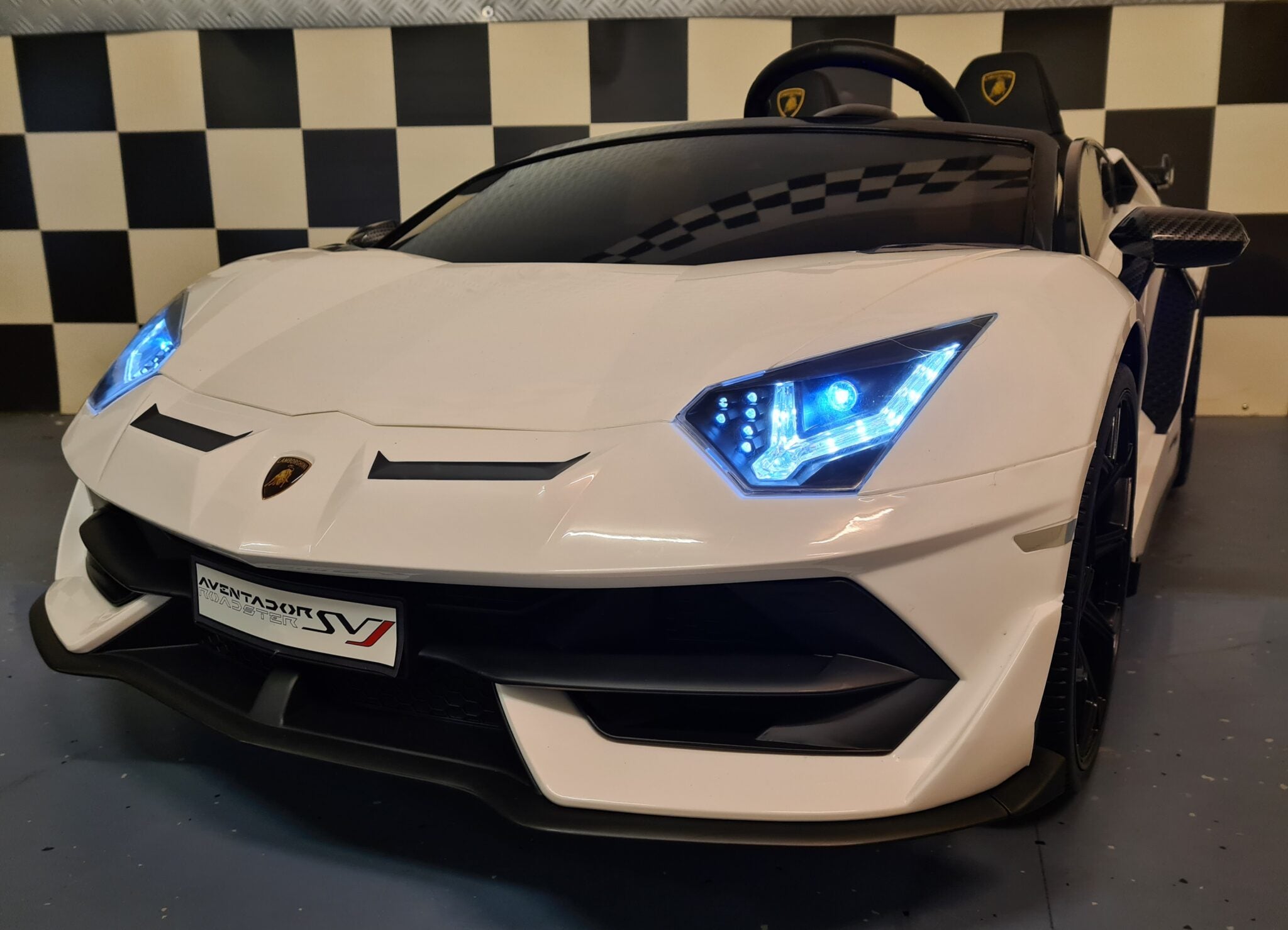 Auto elettrica per bambini Lamborghini Aventador 2 posti 24V drift bianca