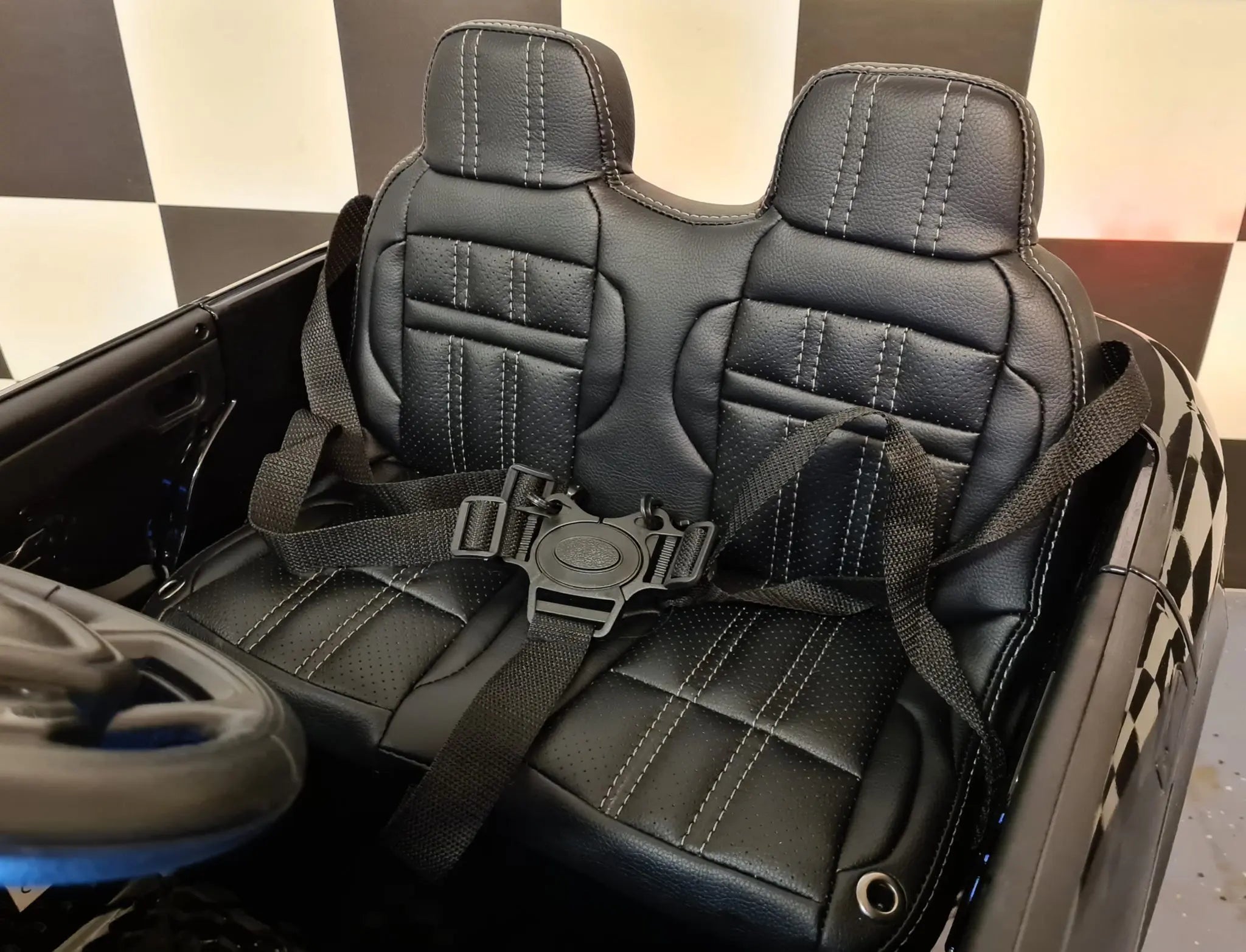 Auto elettrica per bambini Range Rover Evoque 4x4 nero metallizzato