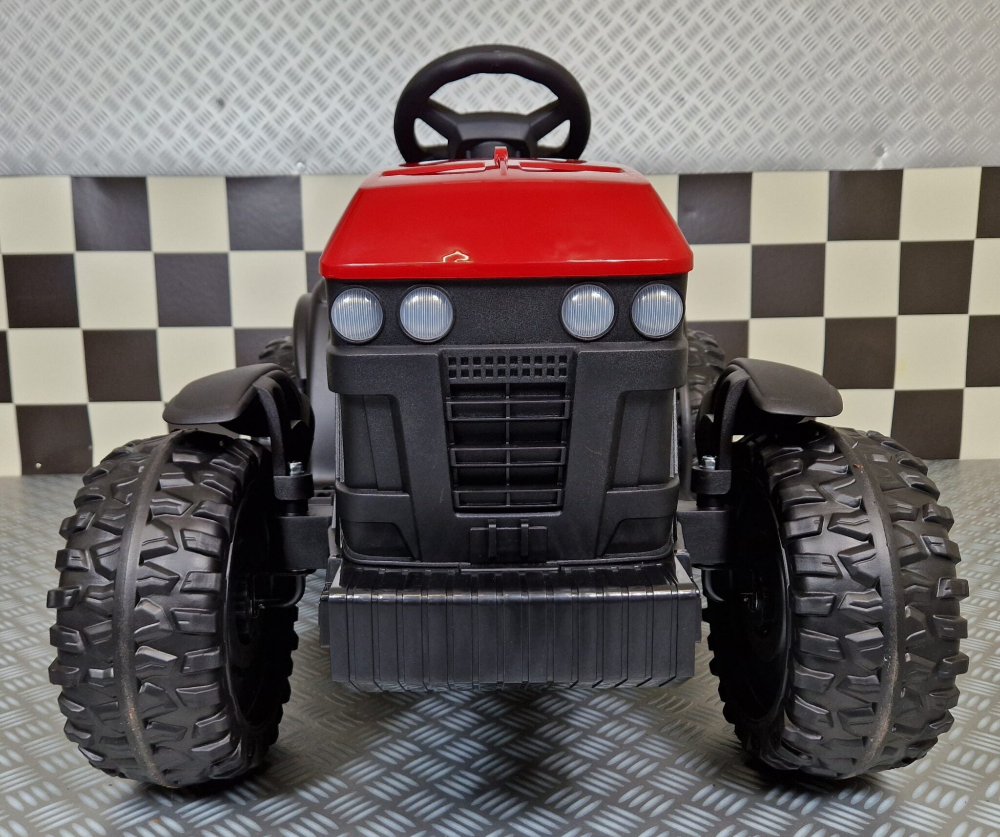 Trattore elettrico Farmer 12V rosso con rimorchio e telecomando - immagine 3