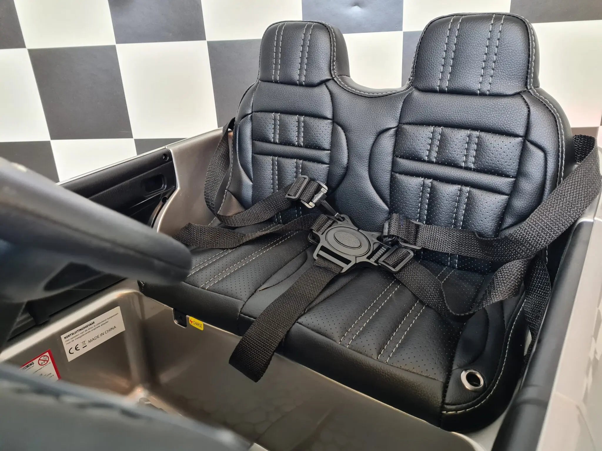 Auto elettrica per bambini Range Rover Evoque 4x4 grigio metallizzato