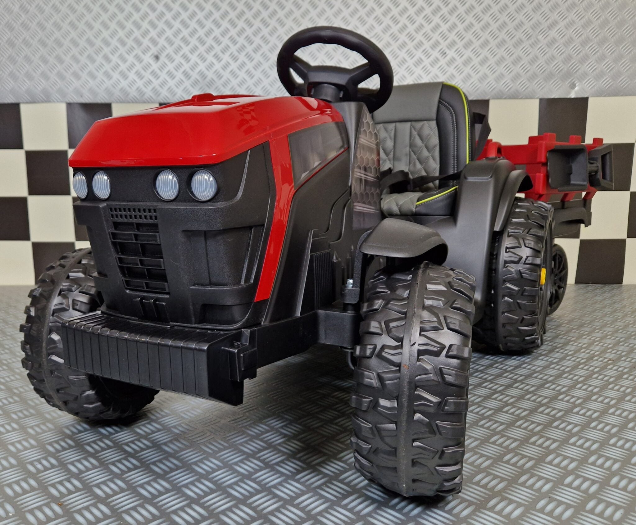 Trattore elettrico Farmer 12V rosso con rimorchio e telecomando - immagine 1