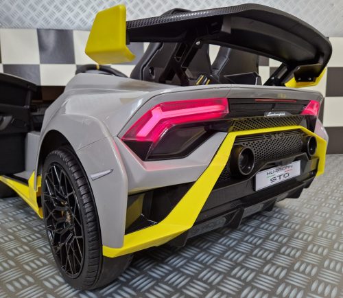 Lamborghini Huracán STO Drift elettrica per bambini 12V grigia - immagine 8