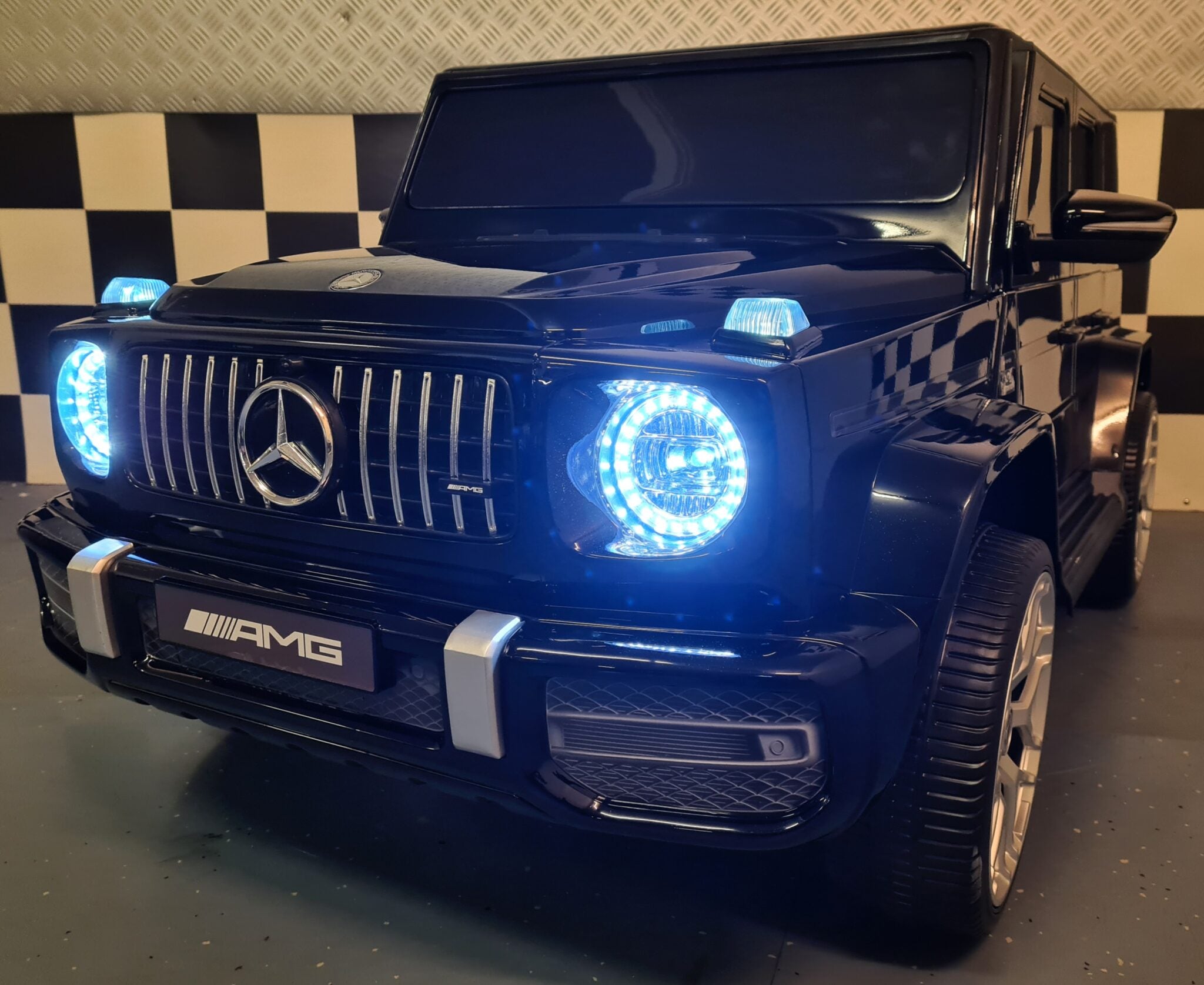 Auto elettrica per bambini Mercedes G63 24V nero metallizzato 2 posti
