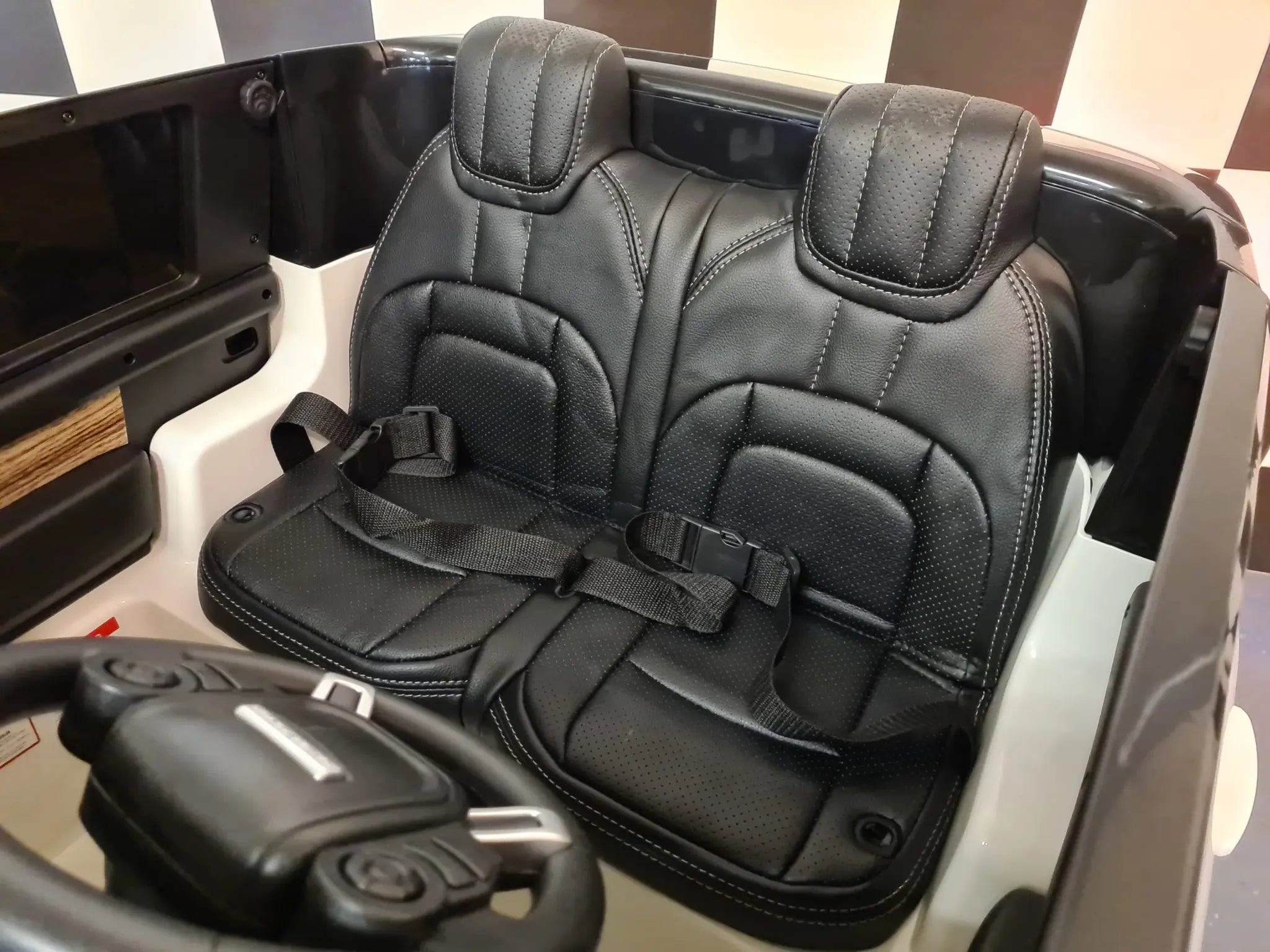 Auto elettrica per bambini Range Rover HSE Sport 12V 4 motori bianca