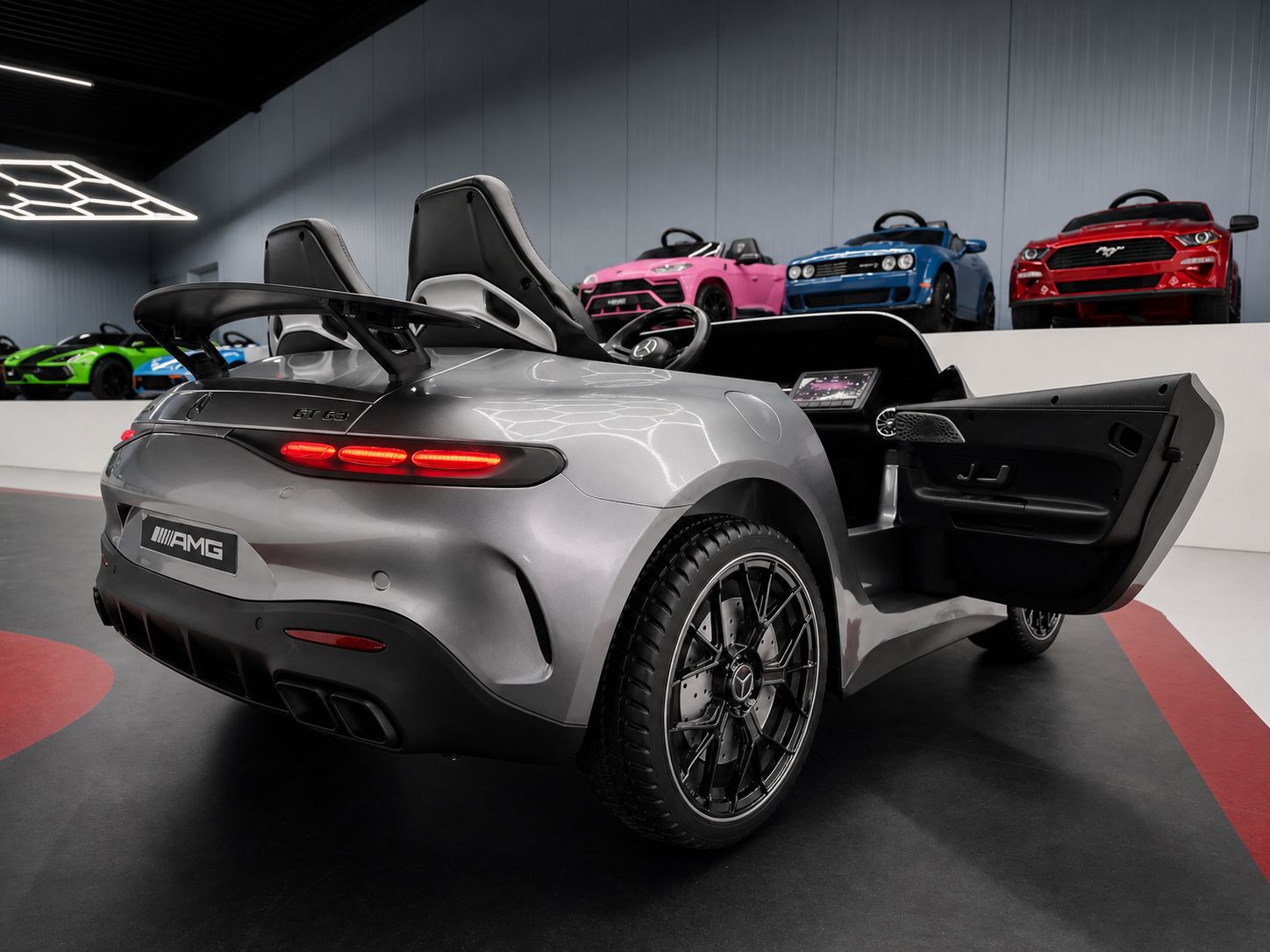 Mercedes GT63 2 Posti Elettrica per Bambini 24V Grigio Metallizzato