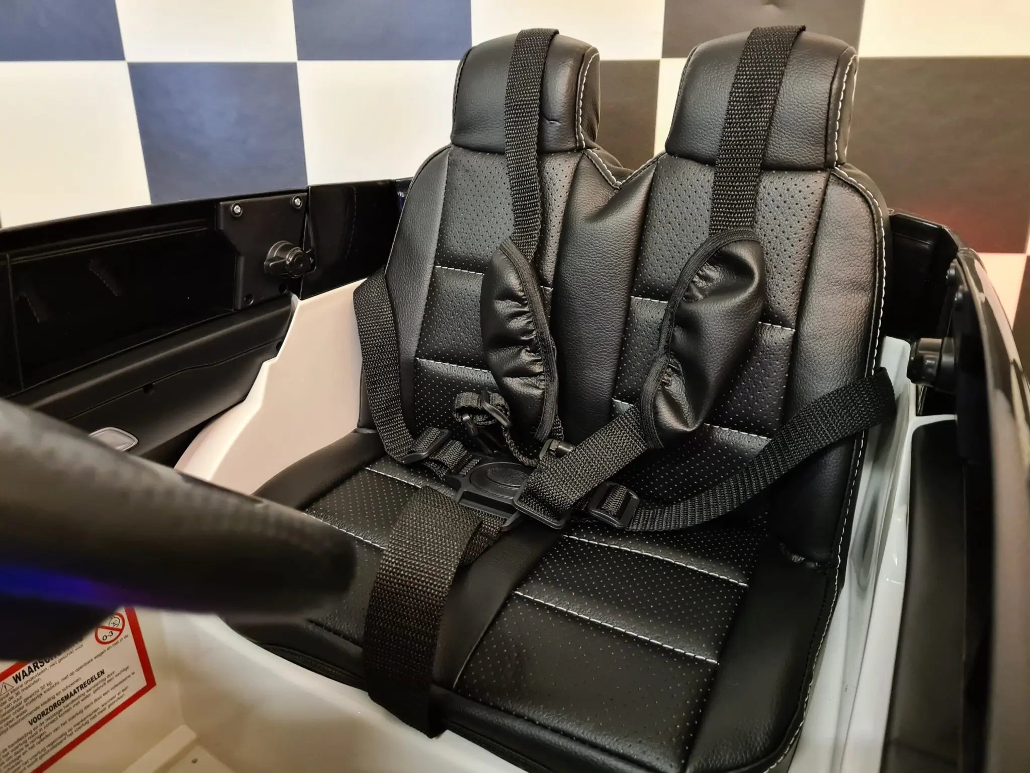 Auto elettrica per bambini Range Rover Velar 12V bianca