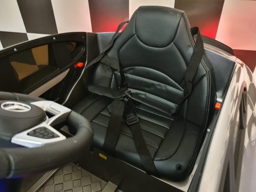 Auto elettrica per bambini Mercedes GLC 63 AMG 12V grigio metallizzato