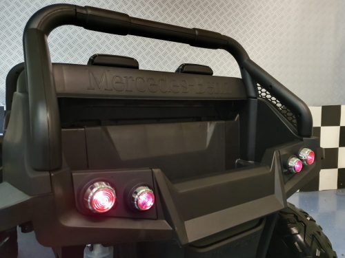 Auto elettrica per bambini Mercedes Unimog 12V 4x4 nero opaco 2 posti