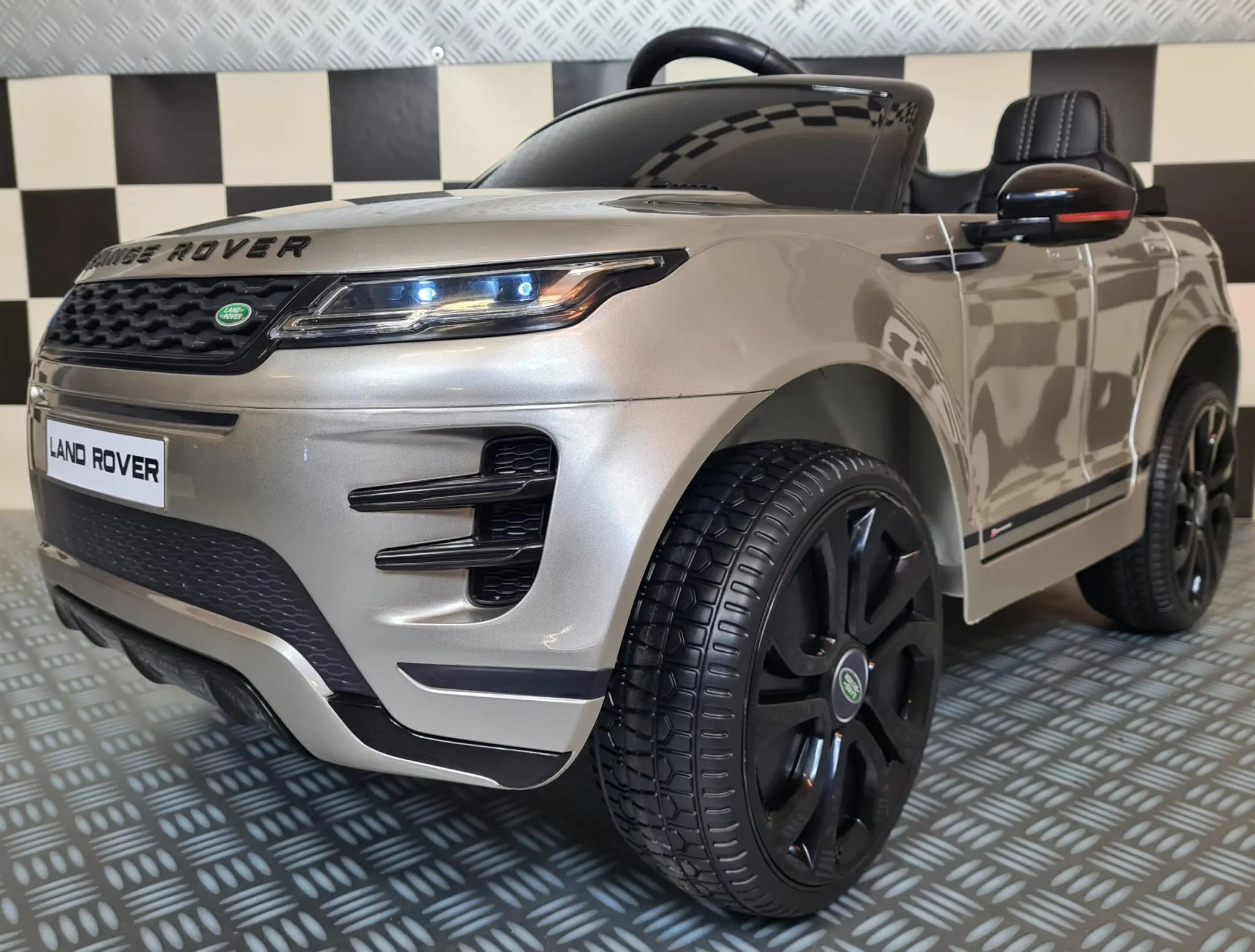 Auto elettrica per bambini Range Rover Evoque 4x4 grigio metallizzato