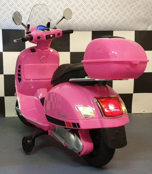 Vespa GTS elettrica per bambini 12V rosa con parabrezza - immagine 3